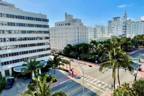 Apartment in Miami Beach, Florida 1 bedroom, 81.38 sq.m. № 2005166