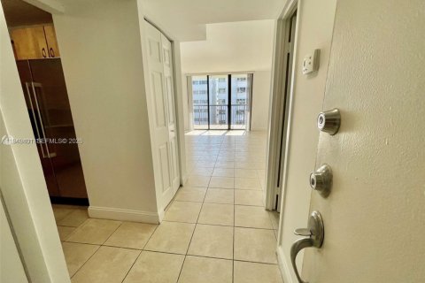 Apartment in Miami Beach, Florida 1 bedroom, 81.38 sq.m. № 2005166 - photo 3