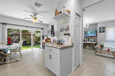 House in Homestead, Florida 4 bedrooms, 163.69 sq.m. № 1760887 - photo 13