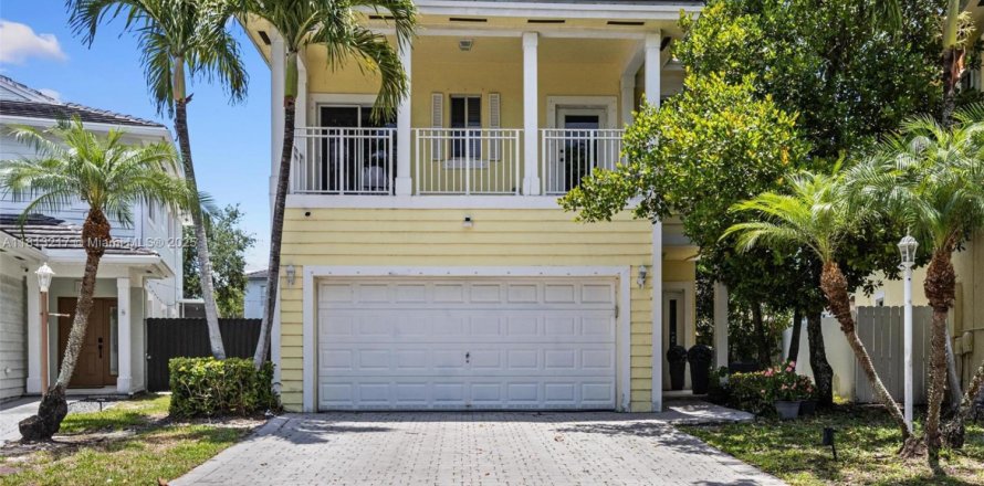 House in Homestead, Florida 4 bedrooms, 163.69 sq.m. № 1760887