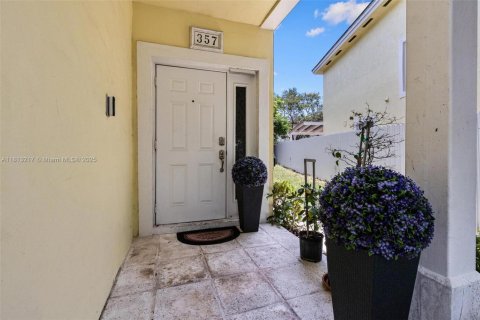 House in Homestead, Florida 4 bedrooms, 163.69 sq.m. № 1760887 - photo 5