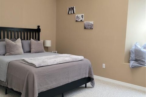 Townhouse in Tampa, Florida 3 bedrooms, 151.71 sq.m. № 1856689 - photo 15