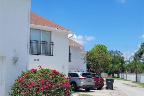 Townhouse in Tampa, Florida 3 bedrooms, 151.71 sq.m. № 1856689 - photo 4