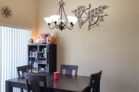 Townhouse in Tampa, Florida 3 bedrooms, 151.71 sq.m. № 1856689 - photo 10