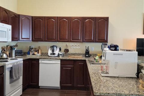 Townhouse in Tampa, Florida 3 bedrooms, 151.71 sq.m. № 1856689 - photo 6