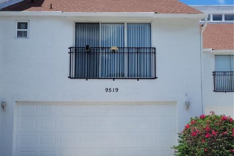 Townhouse in Tampa, Florida 3 bedrooms, 151.71 sq.m. № 1856689 - photo 3