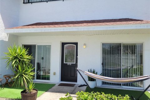Townhouse in Tampa, Florida 3 bedrooms, 151.71 sq.m. № 1856689 - photo 2