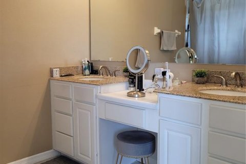 Townhouse in Tampa, Florida 3 bedrooms, 151.71 sq.m. № 1856689 - photo 14