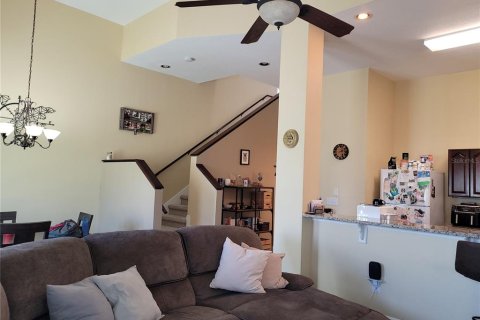 Townhouse in Tampa, Florida 3 bedrooms, 151.71 sq.m. № 1856689 - photo 8
