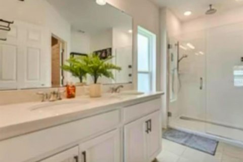Villa ou maison à louer à Groveland, Floride: 3 chambres, 140.28 m2 № 2096579 - photo 4
