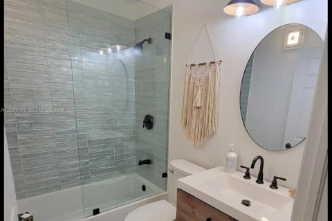 Townhouse in Miami, Florida 3 bedrooms, 146.79 sq.m. № 2075221 - photo 5