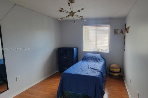 Townhouse in Miami, Florida 3 bedrooms, 146.79 sq.m. № 2075221 - photo 6