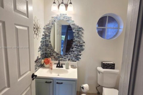 Townhouse in Miami, Florida 3 bedrooms, 146.79 sq.m. № 2075221 - photo 3