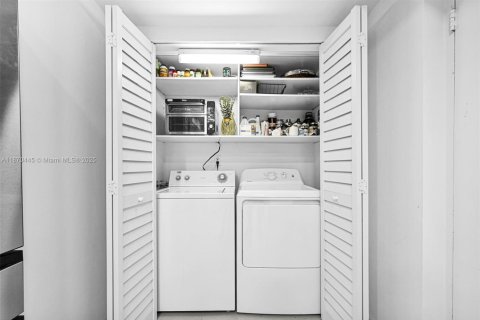 Condominio en venta en Fort Lauderdale, Florida, 3 dormitorios, 200.76 m2 № 2036710 - foto 24