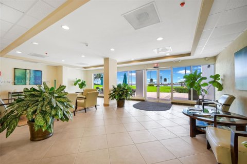 Condominio en venta en Fort Lauderdale, Florida, 3 dormitorios, 200.76 m2 № 2036710 - foto 28