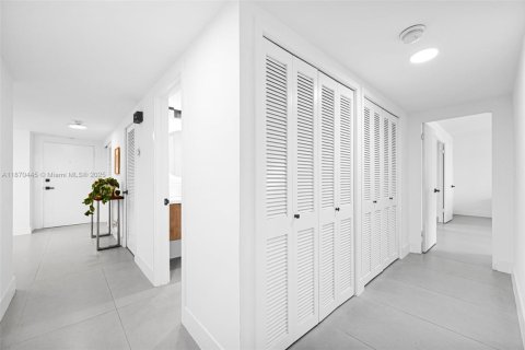 Condominio en venta en Fort Lauderdale, Florida, 3 dormitorios, 200.76 m2 № 2036710 - foto 18