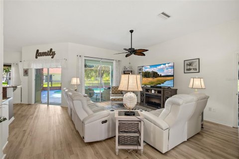 Villa ou maison à vendre à Palm Coast, Floride: 3 chambres, 180.97 m2 № 2120755 - photo 12