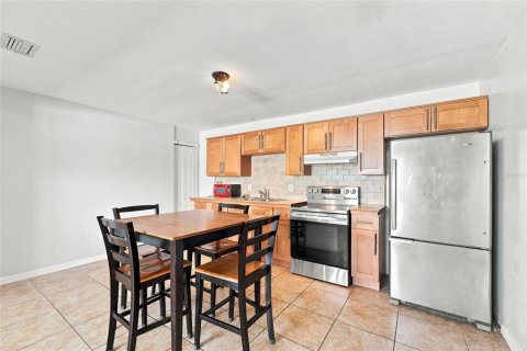 Villa ou maison à louer à Winter Park, Floride: 5 chambres, 213.68 m2 № 2361323 - photo 24