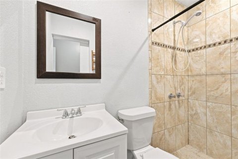 Villa ou maison à louer à Winter Park, Floride: 5 chambres, 213.68 m2 № 2361323 - photo 18