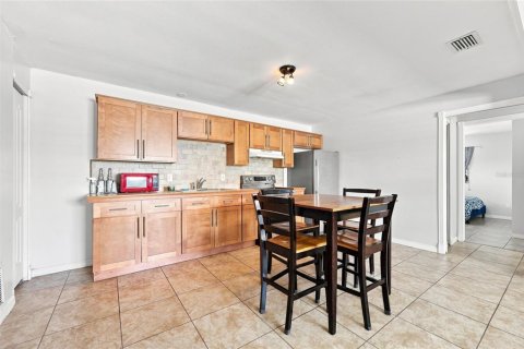 Villa ou maison à louer à Winter Park, Floride: 5 chambres, 213.68 m2 № 2361323 - photo 22