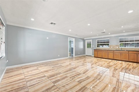 Villa ou maison à louer à Winter Park, Floride: 5 chambres, 213.68 m2 № 2361323 - photo 5