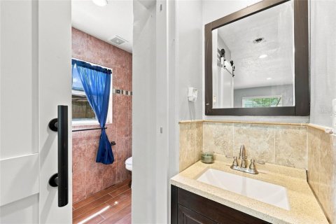 Villa ou maison à louer à Winter Park, Floride: 5 chambres, 213.68 m2 № 2361323 - photo 13