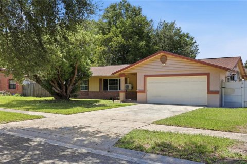 Villa ou maison à louer à Winter Park, Floride: 5 chambres, 213.68 m2 № 2361323 - photo 2