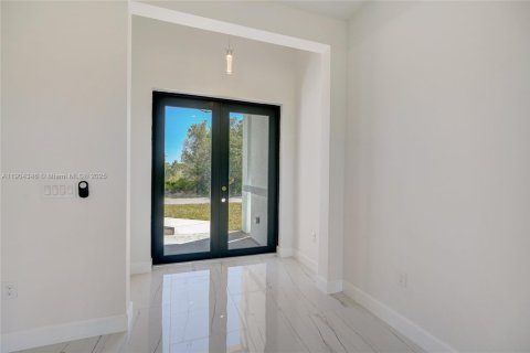 Купить виллу или дом в Лихай-Эйкерс, Флорида 3 спальни, 148.92м2, № 1954904 - фото 26