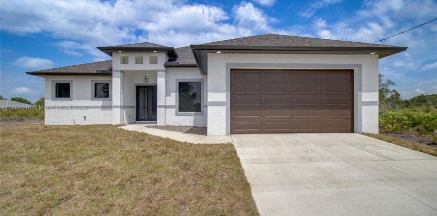 Дом в Лихай-Эйкерс, Флорида 3 спальни, 148.92м2 № 1954904