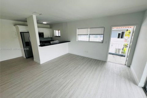 Apartamento en alquiler en Miami Beach, Florida, 2 dormitorios, 106.84 m2 № 2086166 - foto 3