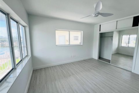 Apartamento en alquiler en Miami Beach, Florida, 2 dormitorios, 106.84 m2 № 2086166 - foto 16