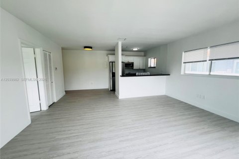 Apartamento en alquiler en Miami Beach, Florida, 2 dormitorios, 106.84 m2 № 2086166 - foto 9