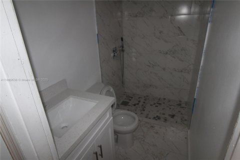 Купить виллу или дом в Хайалиа, Флорида 5 спален, 168.71м2, № 1890450 - фото 5