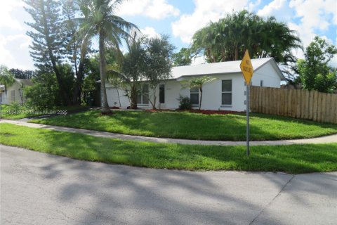 House in Homestead, Florida 3 bedrooms, 106.28 sq.m. № 1930190 - photo 4