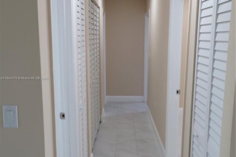House in Homestead, Florida 3 bedrooms, 106.28 sq.m. № 1930190 - photo 14