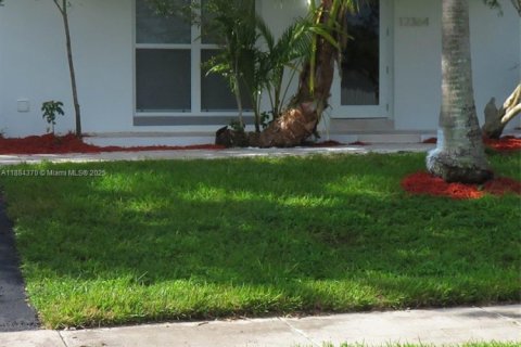 House in Homestead, Florida 3 bedrooms, 106.28 sq.m. № 1930190 - photo 3
