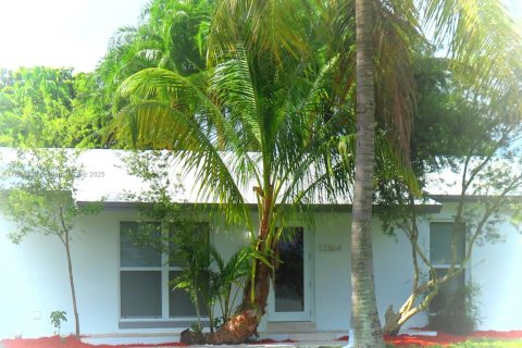House in Homestead, Florida 3 bedrooms, 106.28 sq.m. № 1930190 - photo 2