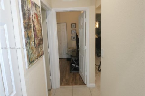 House in Homestead, Florida 4 bedrooms, 180.23 sq.m. № 1956982 - photo 10