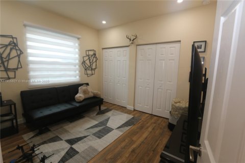 House in Homestead, Florida 4 bedrooms, 180.23 sq.m. № 1956982 - photo 15