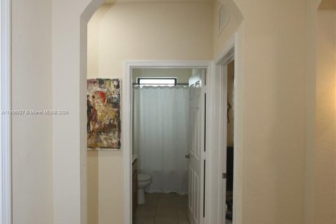 House in Homestead, Florida 4 bedrooms, 180.23 sq.m. № 1956982 - photo 9