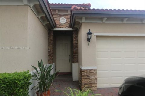 House in Homestead, Florida 4 bedrooms, 180.23 sq.m. № 1956982 - photo 6