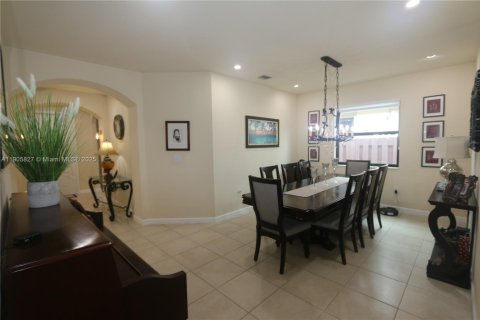 House in Homestead, Florida 4 bedrooms, 180.23 sq.m. № 1956982 - photo 19