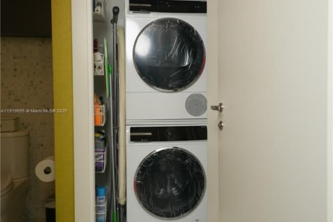 Купить кондоминиум в Майами, Флорида 1 спальня, 88.26м2, № 2053547 - фото 21