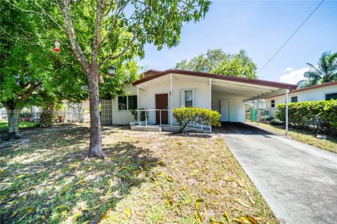 House in Fort Lauderdale, Florida 3 bedrooms, 80.27 sq.m. № 1823639 - photo 19