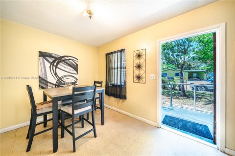 House in Fort Lauderdale, Florida 3 bedrooms, 80.27 sq.m. № 1823639 - photo 5