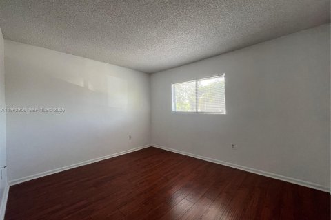 Touwnhouse à louer à Pembroke Pines, Floride: 2 chambres, 103.4 m2 № 2023833 - photo 10