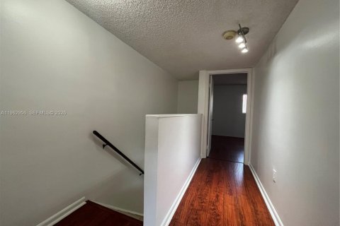 Touwnhouse à louer à Pembroke Pines, Floride: 2 chambres, 103.4 m2 № 2023833 - photo 6