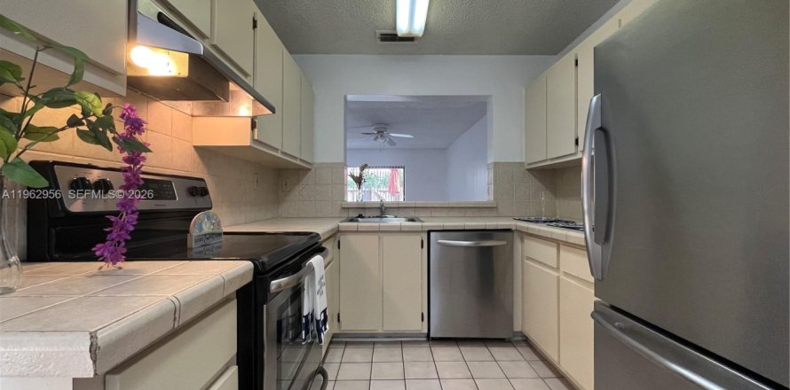 Touwnhouse à Pembroke Pines, Floride 2 chambres, 103.4 m2 № 2023833