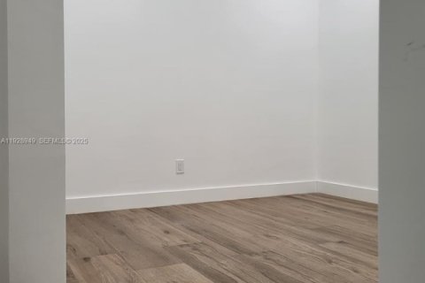 Apartment in Sweetwater, Florida 1 bedroom № 1987845 - photo 11