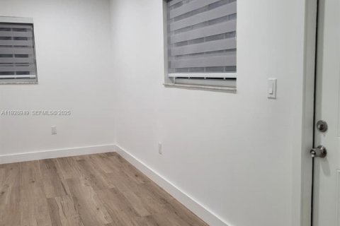 Apartment in Sweetwater, Florida 1 bedroom № 1987845 - photo 14